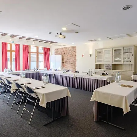 Budget By River Szálloda *