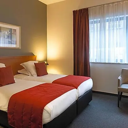 Budget By River Hotel