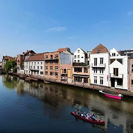 Hotel Budget By River *
