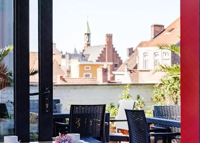 Hotel Budget By River