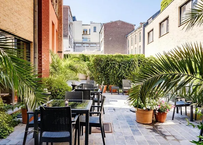 Budget By River Hotel